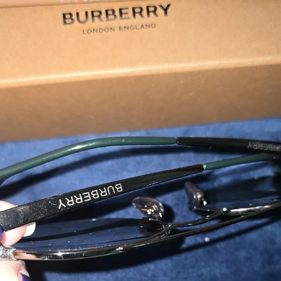 Burberry sunglasses - Picture 5 of 10